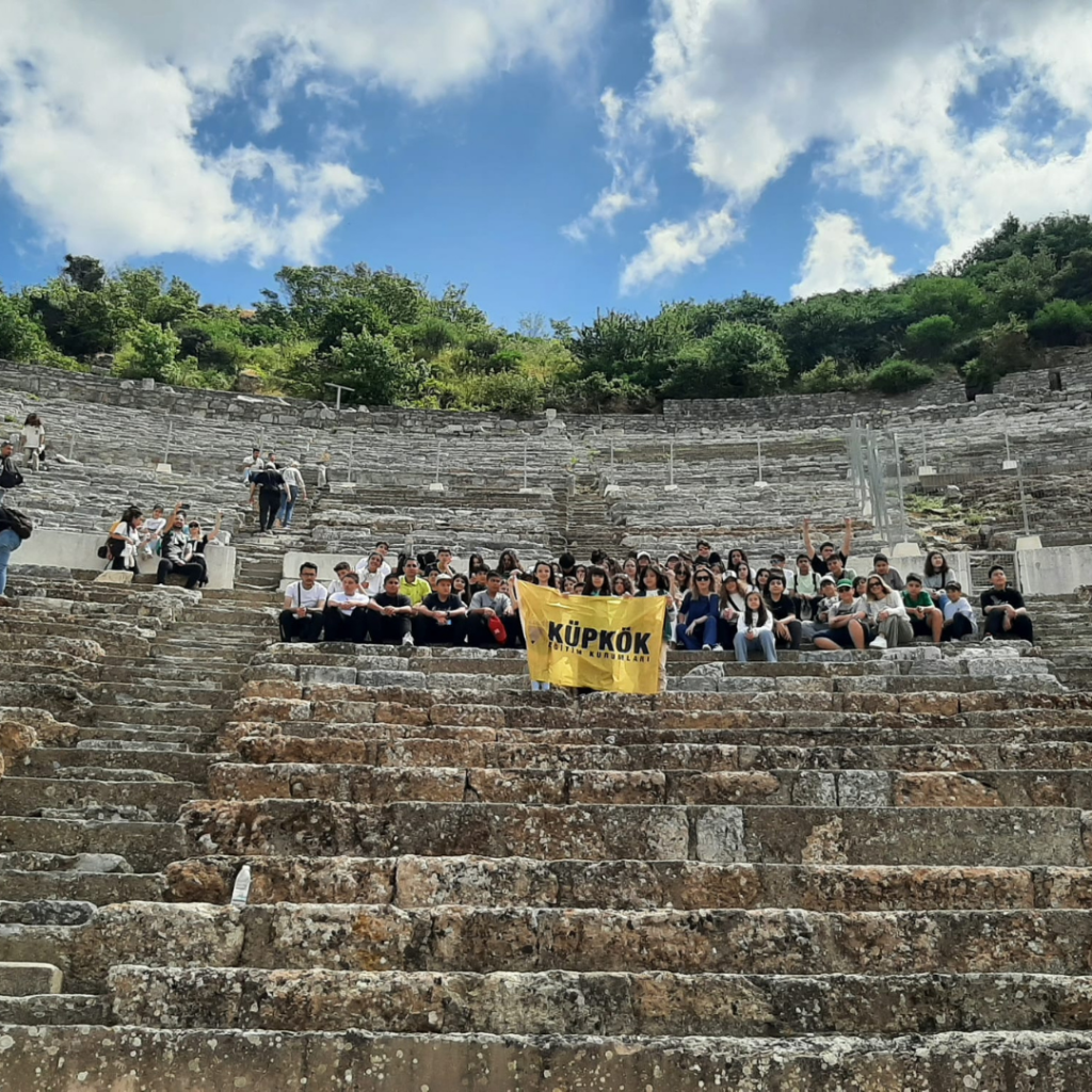 Kolej Küpkök öğrencileri Ege sahillerinde